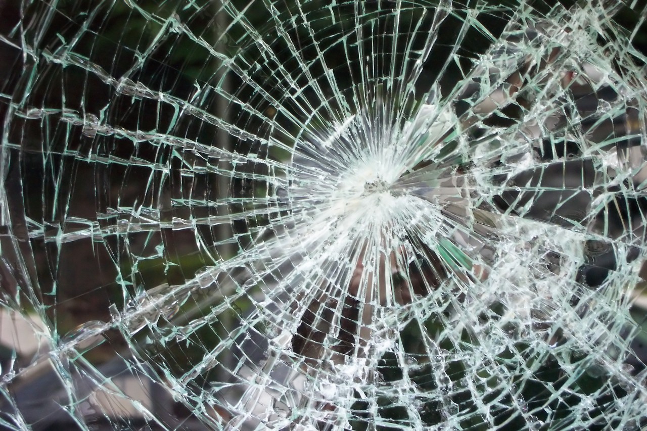 Gebroken veiligheidsglas Gebroken veiligheidsglas