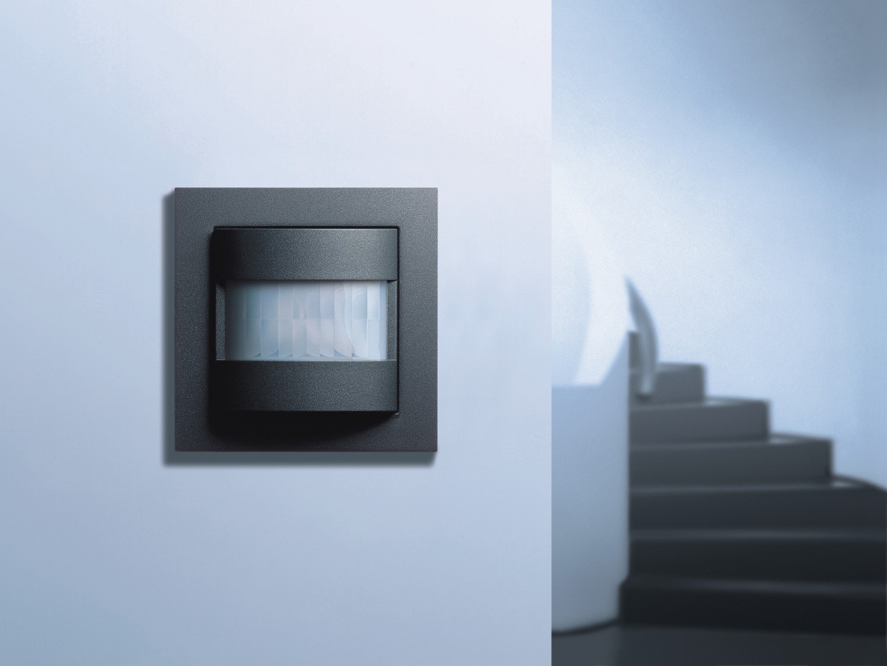 Sensorlampen zorgen voor minder energieverbruik. Sensorlampen zorgen voor minder energieverbruik.