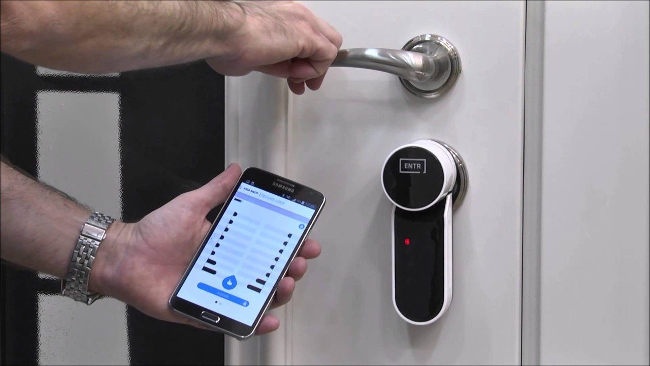 Openen van de voordeur met een smartphone met Nemef ENTR Openen van de voordeur met een smartphone met Nemef ENTR
